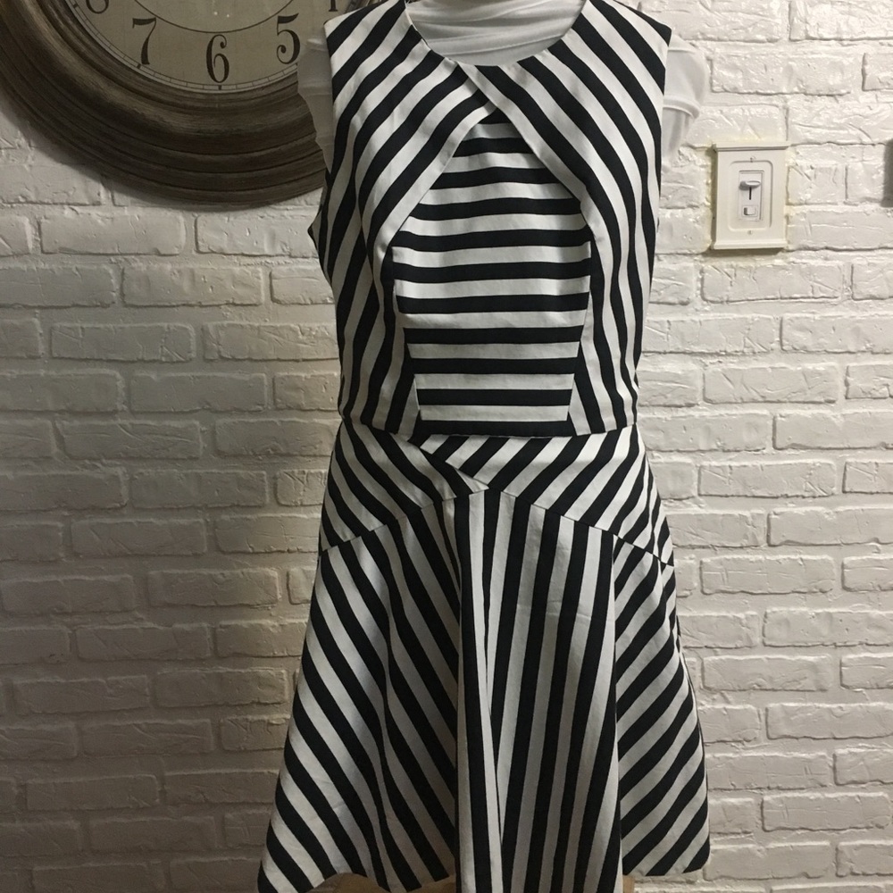 Cue brand navy and white fit and flare dress